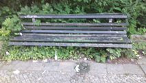 Ersuchen: Sitzbänke am östlichen Hermsdorfer Bahnhofsvorplatz wiederherstellen