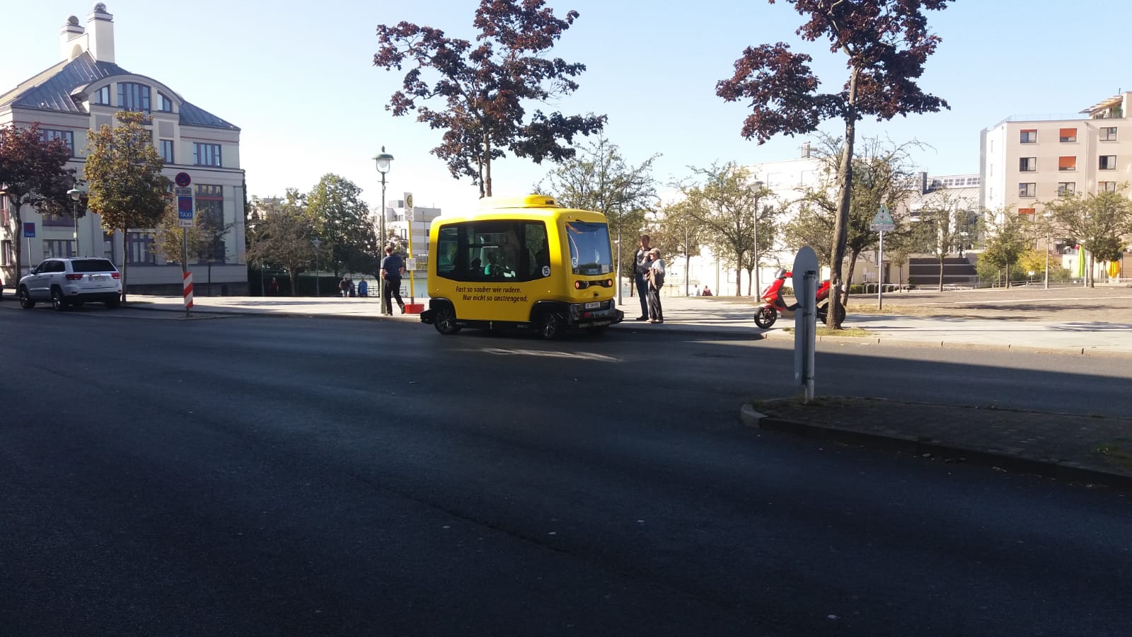 Kleines Abenteuer in Tegel! SPD-Fraktion freut sich auf den Testbetriebsstart autonomer Buse in Reinickendorf
